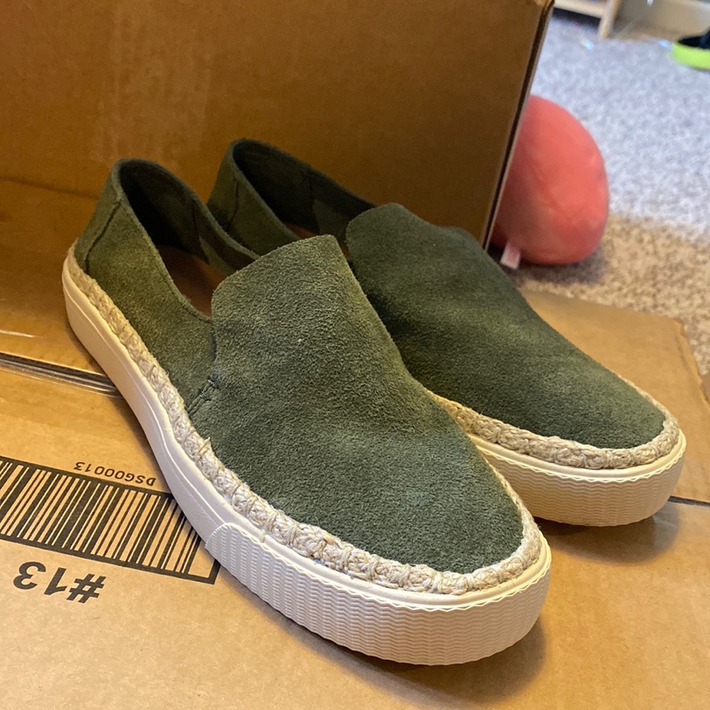 Olive green suede Toms